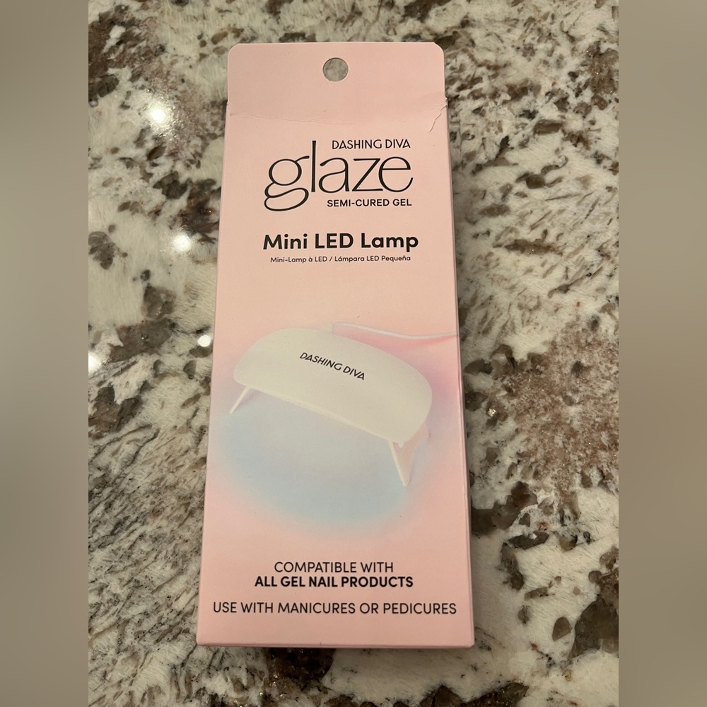 Glaze mini gel lamp. For use with stick on semi cured gel polish strips.